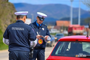 Hapšenje u Zvorniku: Bio pozitivan na drogu, policija pronašla marihuanu i spid
