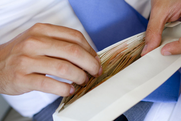 Supruga političara ukrala 1,8 miliona evra!?