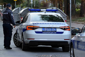 Težak udes u Beogradu: Automobil udario dječaka (12)