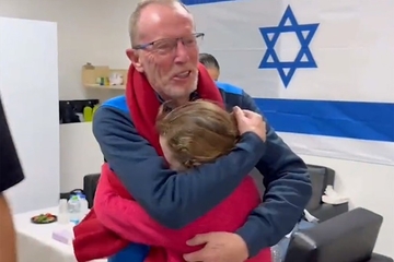 Majka joj je umrla od raka, oteo ju je Hamas: Pogledajte trenutak kada je vraćena ocu (VIDEO)