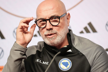 Sergej Barbarez u bolnici, prevezen vozilom Hitne pomoći