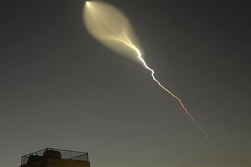 Prvi put u istoriji Iran upotrebio dvostepenu balističku raketu (FOTO)