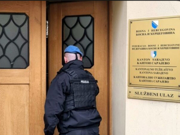 Policajac osumnjičen da je pretukao suprugu predat tužilaštvu