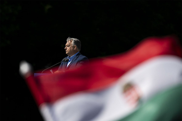 Orban: Evropa juri u rat kao voz sa "ludim mašinovođom"