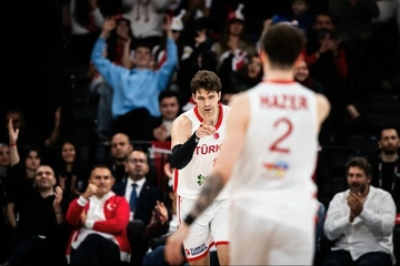 Srčano pjevao himnu Turske, pa predvodio napad: Navijači BiH žestoko na Biberovića