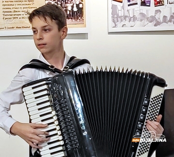 Mladi harmonikaš Dejan Jovičić niže uspjehe na domaćim i međunarodnim takmičenjima