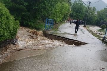 Obilne padavine poplavile 40 kuća kod Teslića, nivo vode u objektima metar (VIDEO)