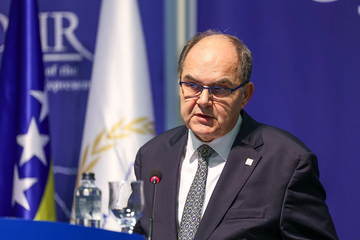 Da li će Kristijan Šmit pred ulazak u avion izazvati novi haos u BiH?
