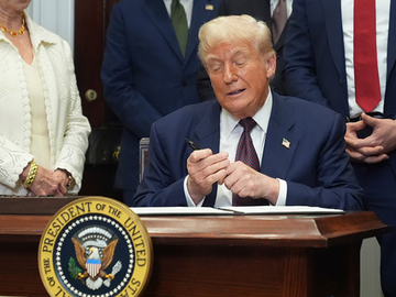 Tramp potpisao izvršnu naredbu o novim carinama, iduće sedmice stupaju na snagu