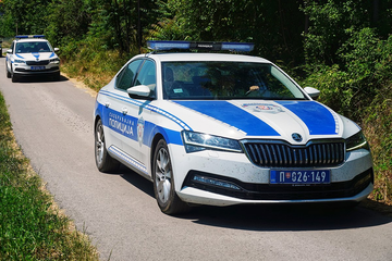 Stravičan zločin u Srbiji: Ubio suprugu i sina (7)