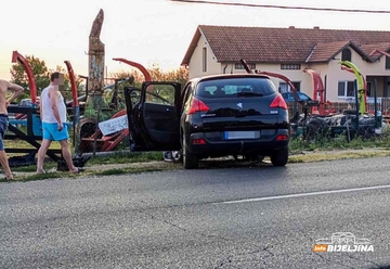 Udes kod Bijeljine, Hitna odvezla dvije osobe (FOTO)