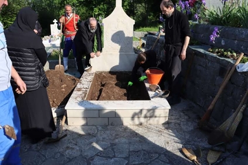 Pronađene mošti Svete Ane, majke Svetog Vasilija Ostroškog(FOTO)