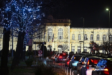 Ko će da radi 8. i 9. januara: Praznično radno vrijeme za Božić i Dan Republike