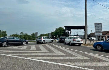 Gužve od Bijeljine prema Graničnom prelazu Šepak, na terenu i policija (FOTO, VIDEO) 