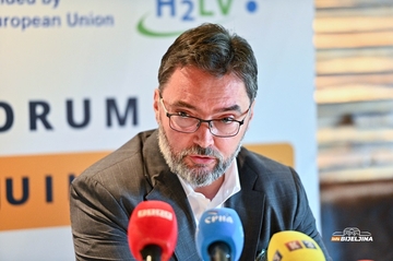 Zbog zdravstvenih problema Košarac zatražio medicinsku pomoć
