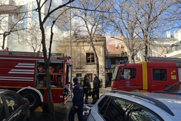 Horor u Surčinu: Požar buknuo u zgradi, djevojka skočila sa sprata