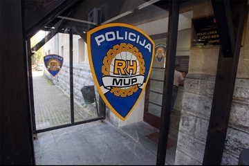 Uhapšen državljanin BiH: Vozio pijan, bez vozačke i sa lažnom registracijom