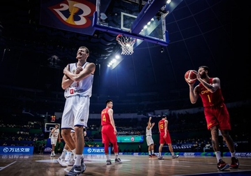 JAVIO SE BORIŠA Prva fotografija Simanića iz bolnice (FOTO)