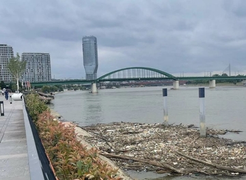 Sava i Dunav se guše u smeću: Beograđani zgroženi izgledom rijeke (FOTO)
