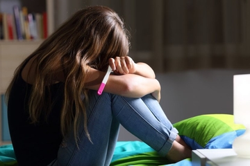 DJEVOJKE NAPUŠTAJU ŠKOLU ZBOG NEŽELJENE TRUDNOĆE Srednjoškolci traže predmet zdravstvena zaštita mladih