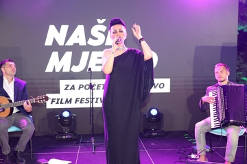 Spektakularan koncert Amire Medunjanin: Kako je Bingo Group Festivalski trg pretvorio u Naše mjesto