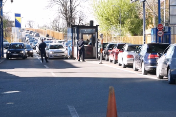 Duga čekanja na izlazu iz BiH u Gradišci, Orašju, Izačiću i Velikoj Kladuši
