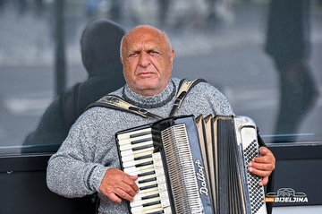 Rista Brkić iz Duvaništa, samouki harmonikaš (FOTO, VIDEO)