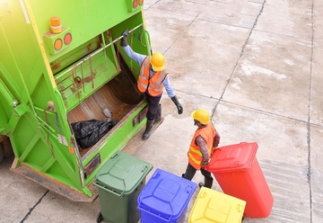 Nesreća u Tuzli: Radnika komunalnog preduzeća kamionom pregazio kolega