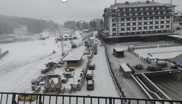 Maj iznenadio snijegom: Bijeli pokrivač jutros na Kopaoniku, susnježica i u Sjenici