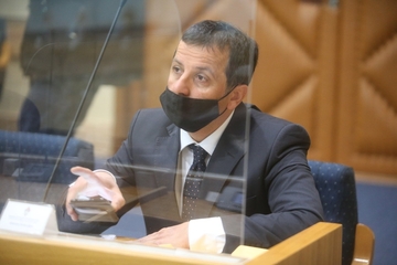 "Po ko zna koji put stranci spasavaju Dodika" Vukanović optužio Incka da je bio slijep na pljačku BiH i da politizuje žrtve rata