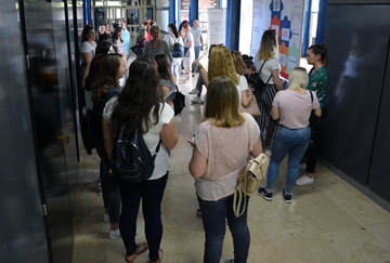 U RALJAMA POLITIČKE KORUPCIJE Škole u Srpskoj vode đake na mitinge, a učiteljice skupljaju glasove 