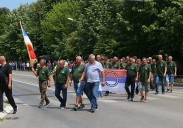 Da li se iko obradovao? Šta još 0,5 KM znači za borca koji je 2 GODINE PROVEO U ROVU