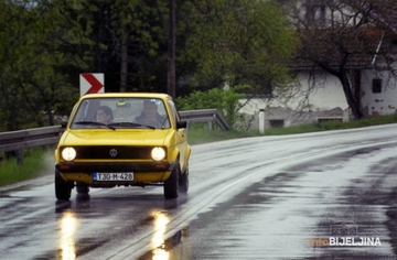 Kolovozi pretežno klizavi, na planinama moguća poledica