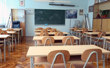 Učenik osnovne škole nasrnuo na nastavnicu: Reagovala policija