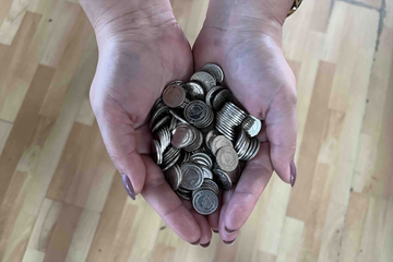 Da li je izrada pet feninga skuplja ili jeftinija od vrijednosti te kovanice?