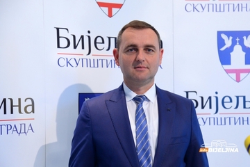 Gradaščević: Postoje problemi u vezi sa isplatom plata iako je budžet davno usvojen