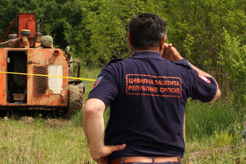 U Civilnoj zaštiti radnike nagrađivali šakom i kapom