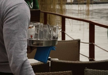 Muškarac objavom o bakšišu i konobarima pokrenuo žustru raspravu