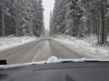 Snijeg usporava saobraćaj u višim predjelima