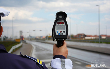 Sutra mjerenje brzine u Loparama: Policija i "Auto-Majevica" u akciji "Lako je brzinu smanjiti"
