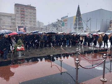 Bijeljina: Položeni vijenci povodom Dana Republike, Grad organizovao svečeni prijem (FOTO)