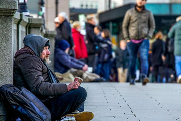 Majke se odriču obroka, penzioneri u kontejnerima traže flaše: Bogata Njemačka – siromašni Nijemci