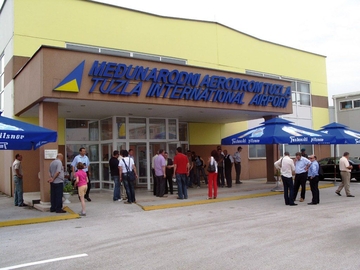 Tuzla: Starici koja je doletjela iz Memingena oduzeto 420 tableta "Xanaxa"