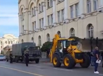 Vozila OS BiH u Banjaluci: Stigli GLASAČKI LISTIĆI, sve uz pratnju policije i službenika CIK