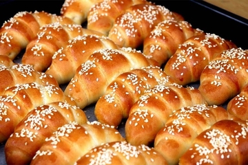 Domaće kifle kao iz pekare: Meke kao duša, a ukusne i sutradan