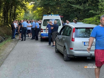 Bijeljina: Protest mještana više naselja zbog ukopavanja svinja, zaprijetili i blokadom puta (FOTO, VIDEO)