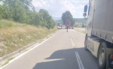 Nesreća kod Drvara: Poginula djevojka, sudarila se s ocem pa pala pod kamion