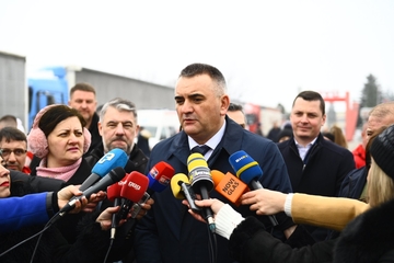 Ministar Minić u Bijeljini: Narodu neće pomoći lažni heroji, nego saradnja lokalne i republičke vlasti