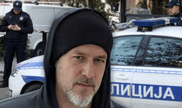 POLICIJA NA NOGAMA Ovo je napadač koji je nožem izbo baku u haustoru