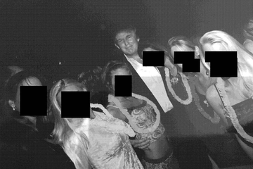 Skandal trese Ameriku: Nestale Epstinove fotografije sa Trampom i Melanijom